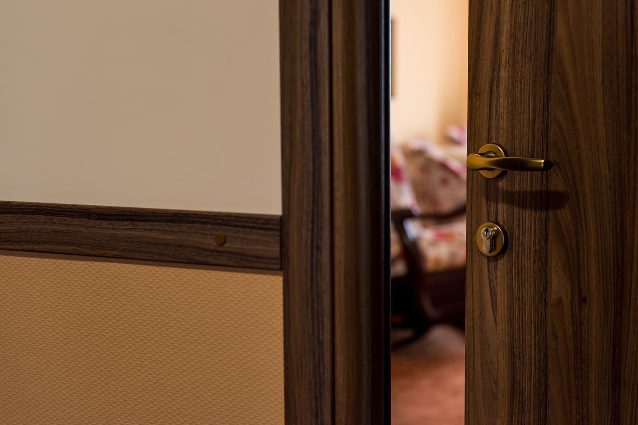 ホテル Monte Carlo レギン エクステリア 写真