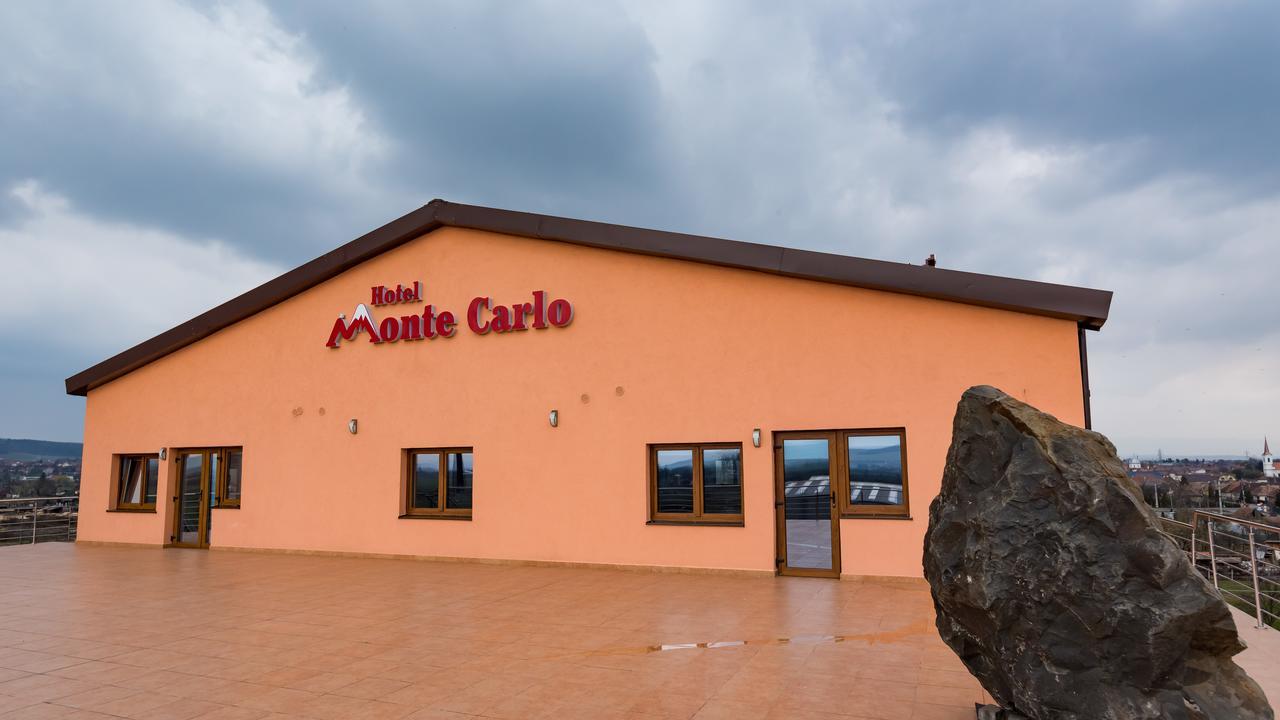 ホテル Monte Carlo レギン エクステリア 写真